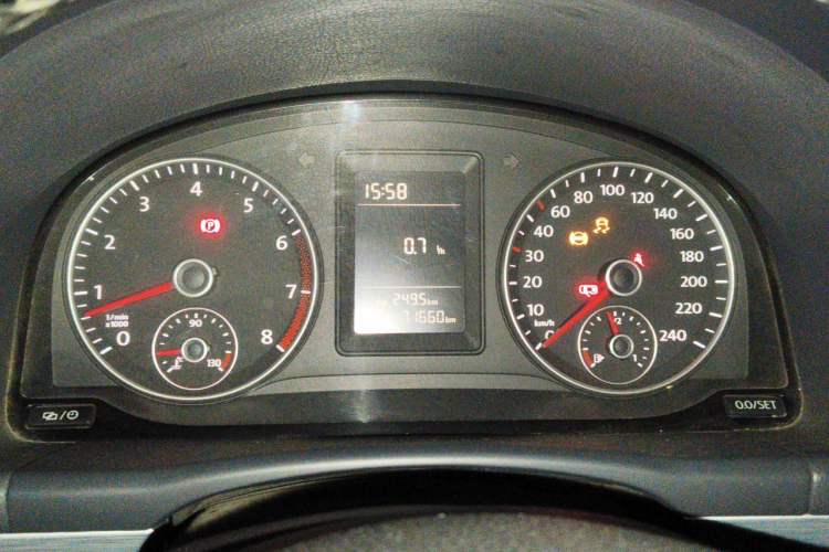 Used Volkswagen Touran 2015 1.4T Manual Comfort Edition 5-Seater Instrument Cluster