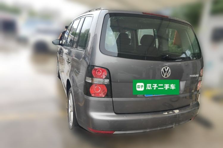 Used Volkswagen Touran 2015 1.4T DSG Comfort Edition 5 Seats Rear Left 45 Deg