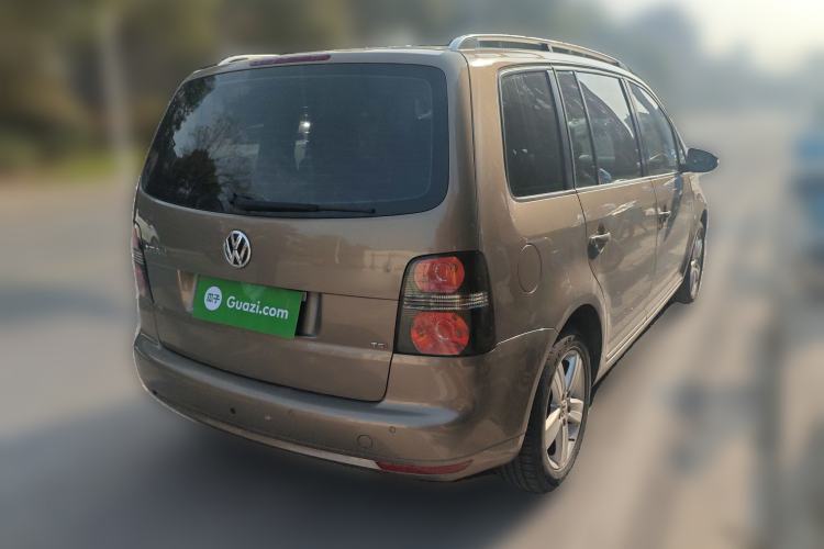 Used Volkswagen Touran 2015 1.4T Manual Comfort Edition 5-Seater Rear Right 45 Deg