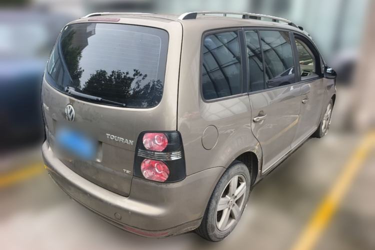Used Volkswagen Touran 2015 1.4T DSG Comfort Edition 5 Seats Rear Right 45 Deg