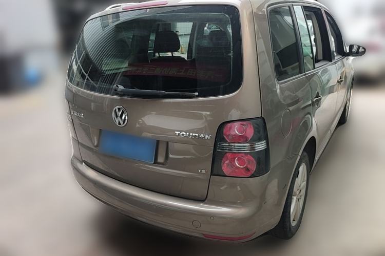 Used Volkswagen Touran 2015 1.4T DSG Comfort Edition 5 Seats Rear Right 45 Deg