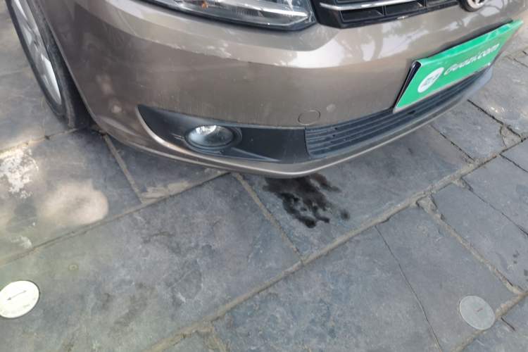 Used Volkswagen Touran 2015 1.4T Manual Fashion Edition 5-Seater Right Front Headlight