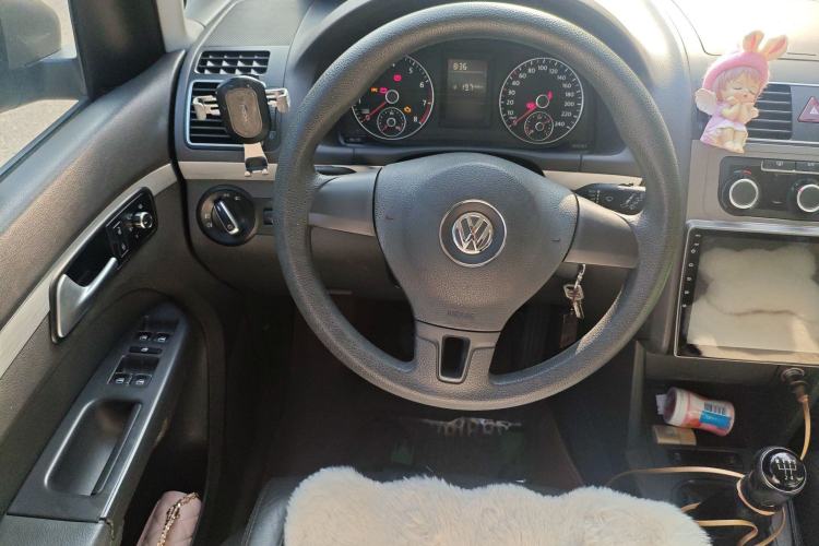 Used Volkswagen Touran 2015 1.4T Manual Comfort Edition 5-Seater Steering Wheel