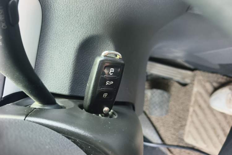 Used Volkswagen Touran 2015 1.4T DSG Comfort Edition 5 Seats Vehicle Key
