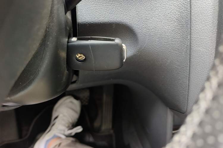 Used Volkswagen Touran 2015 1.4T DSG Comfort Edition 5 Seats Vehicle Key
