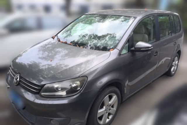 Ojetý Volkswagen Touran 2015 1.4T Manual Fashion Edition 5-Seater