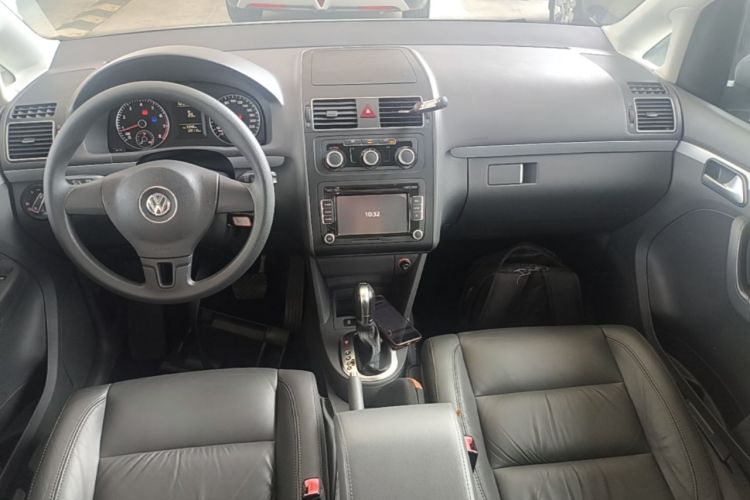 Used Volkswagen Touran 2015 1.4T DSG Comfort Edition 5 Seats Center Console