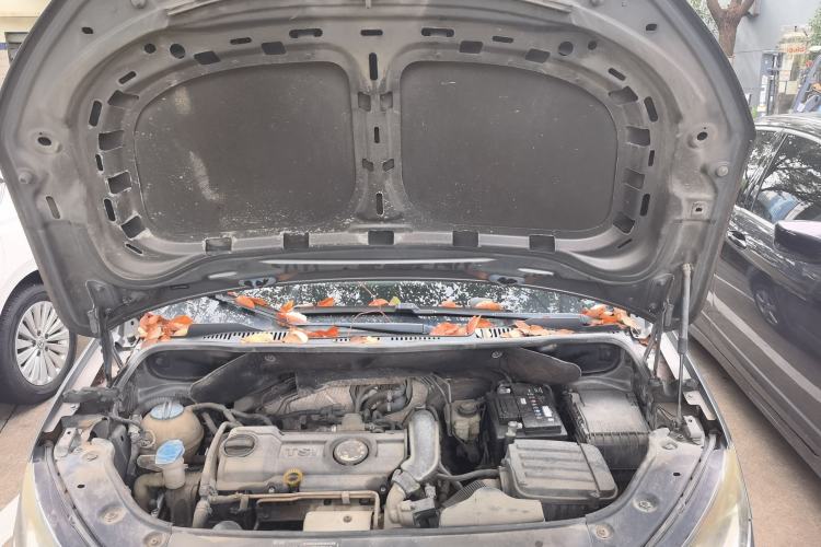 Used Volkswagen Touran 2015 1.4T Manual Fashion Edition 5-Seater Engine Bay