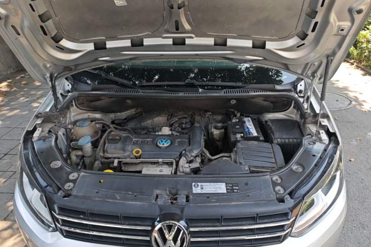 Used Volkswagen Touran 2015 1.4T Manual Fashion Edition 5-Seater Engine Bay