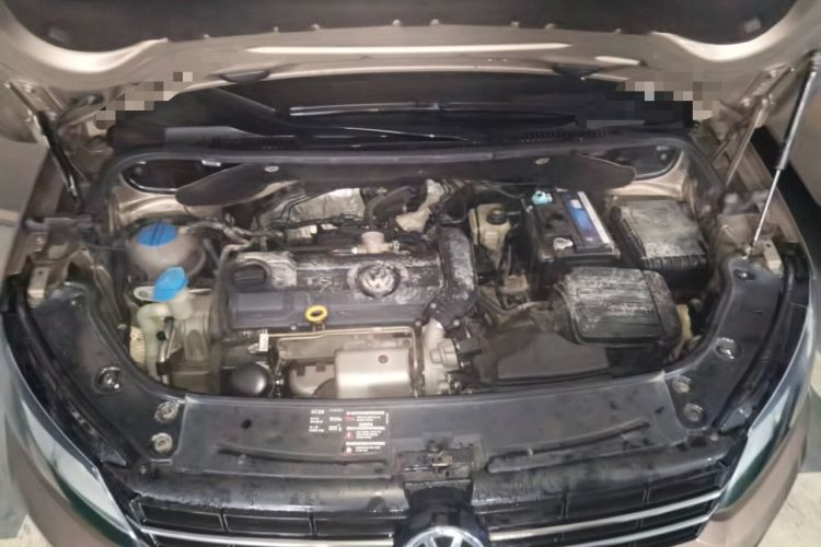Used Volkswagen Touran 2015 1.4T DSG Comfort Edition 5 Seats Engine Bay