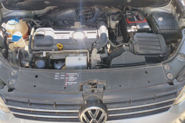 Used Volkswagen Touran 2015 1.4T DSG Comfort Edition 5 Seats Engine Bay