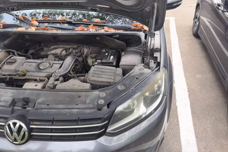 Used Volkswagen Touran 2015 1.4T Manual Fashion Edition 5-Seater Engine Bay Left