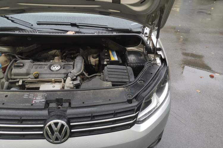 Used Volkswagen Touran 2015 1.4T Manual Fashion Edition 5-Seater Engine Bay Left