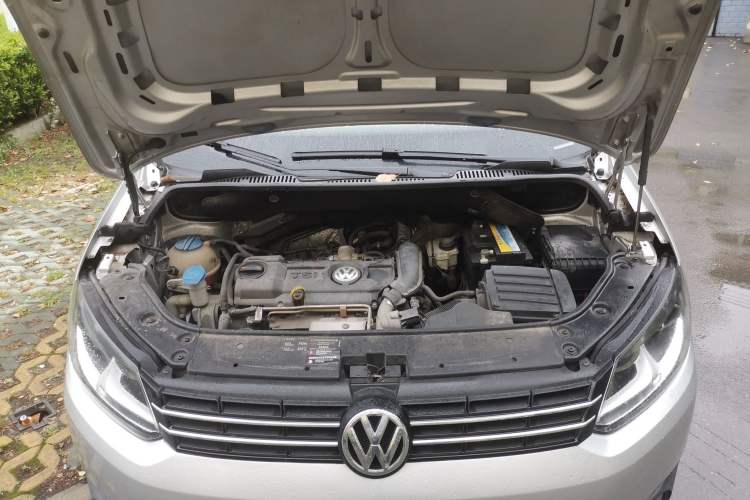 Used Volkswagen Touran 2015 1.4T Manual Fashion Edition 5-Seater Engine Bay