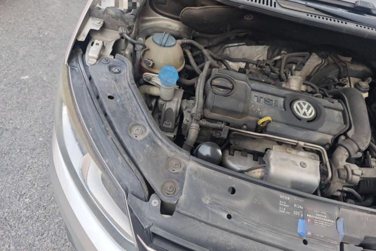 Used Volkswagen Touran 2015 1.4T Manual Fashion Edition 5-Seater Engine Bay Right