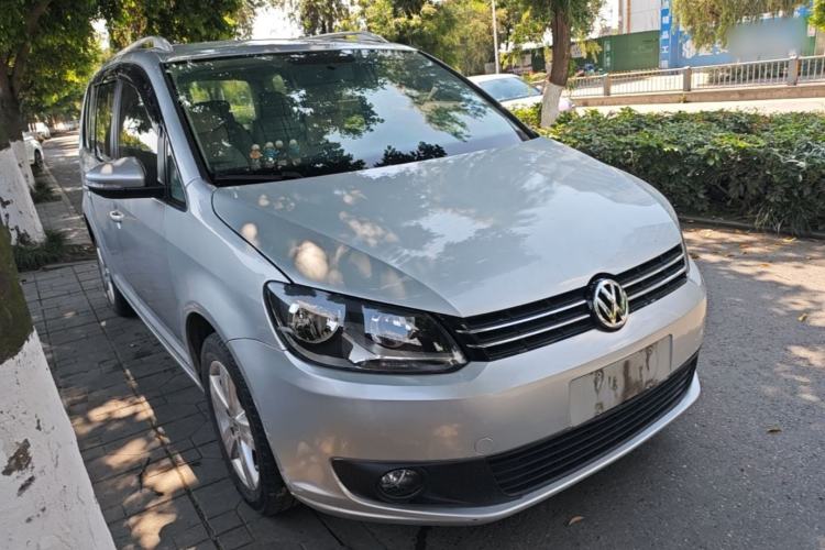 Used Volkswagen Touran 2015 1.4T Manual Fashion Edition 5-Seater Exterior 1