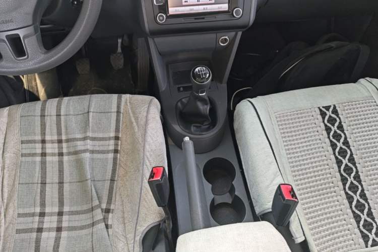 Used Volkswagen Touran 2015 1.4T Manual Fashion Edition 5-Seater Gear Lever