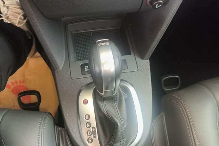 Used Volkswagen Touran 2015 1.4T DSG Comfort Edition 5 Seats Gear Lever