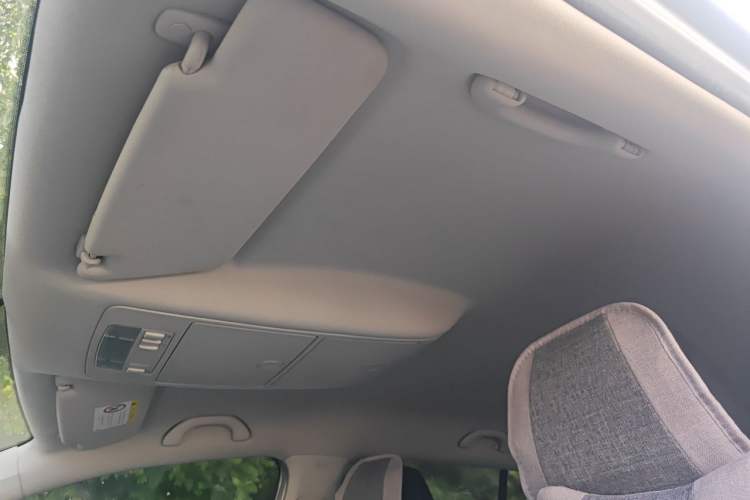 Used Volkswagen Touran 2015 1.4T Manual Fashion Edition 5-Seater Headliner