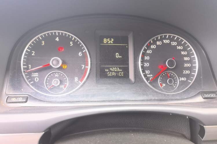 Used Volkswagen Touran 2015 1.4T Manual Fashion Edition 5-Seater Instrument Cluster