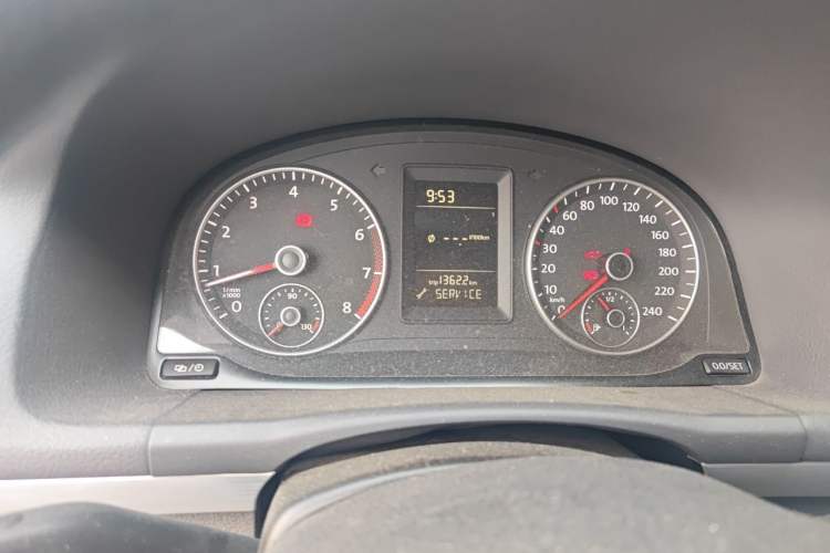 Used Volkswagen Touran 2015 1.4T Manual Fashion Edition 5-Seater Instrument Cluster
