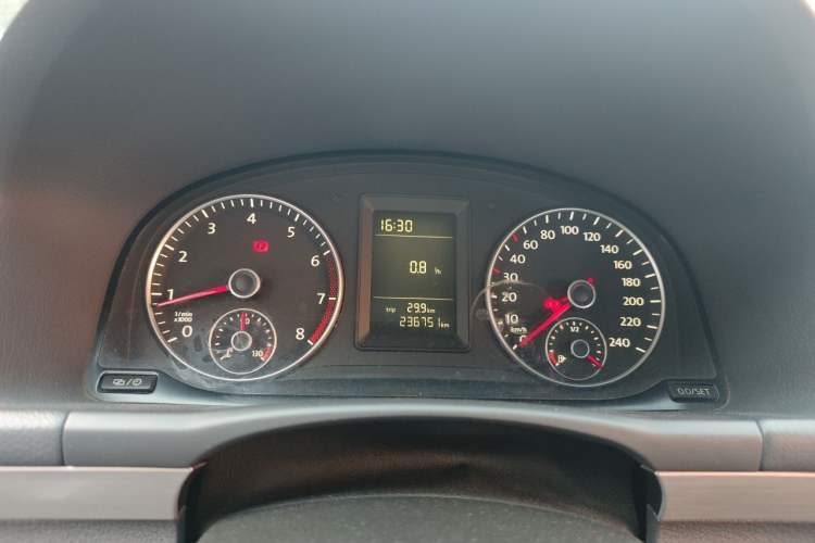 Used Volkswagen Touran 2015 1.4T Manual Fashion Edition 5-Seater Instrument Cluster