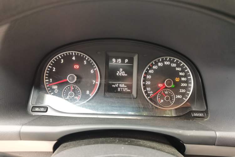 Used Volkswagen Touran 2015 1.4T DSG Comfort Edition 5 Seats Instrument Cluster