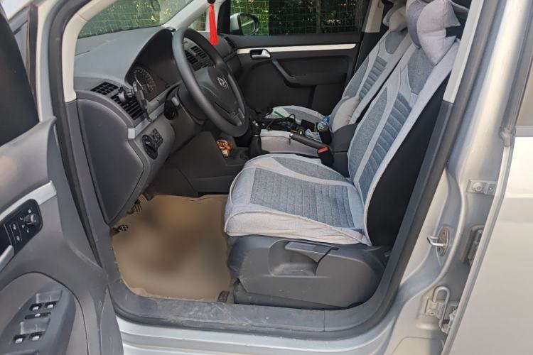 Used Volkswagen Touran 2015 1.4T Manual Fashion Edition 5-Seater Left Front Seat