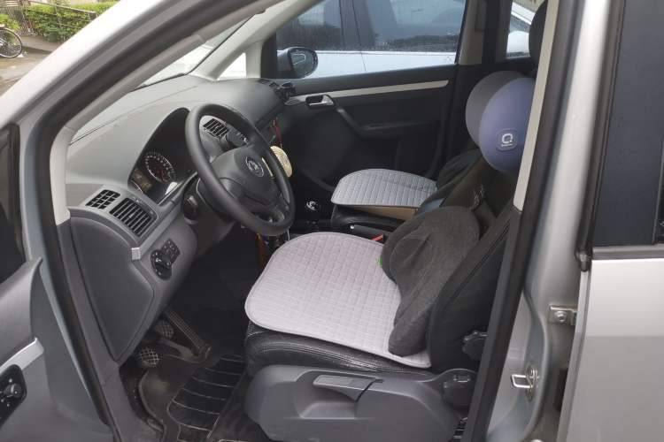 Used Volkswagen Touran 2015 1.4T Manual Fashion Edition 5-Seater Left Front Seat