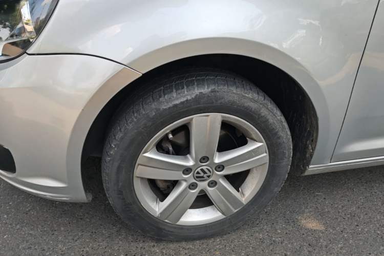 Used Volkswagen Touran 2015 1.4T Manual Fashion Edition 5-Seater Left Front Wheel Hub