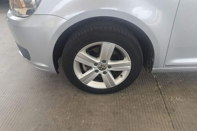 Used Volkswagen Touran 2015 1.4T DSG Comfort Edition 5 Seats Left Front Wheel Hub