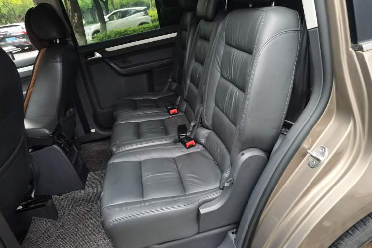 Used Volkswagen Touran 2015 1.4T DSG Comfort Edition 5 Seats Left Rear Seat