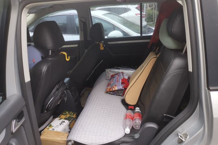 Used Volkswagen Touran 2015 1.4T Manual Fashion Edition 5-Seater Left Rear Seat