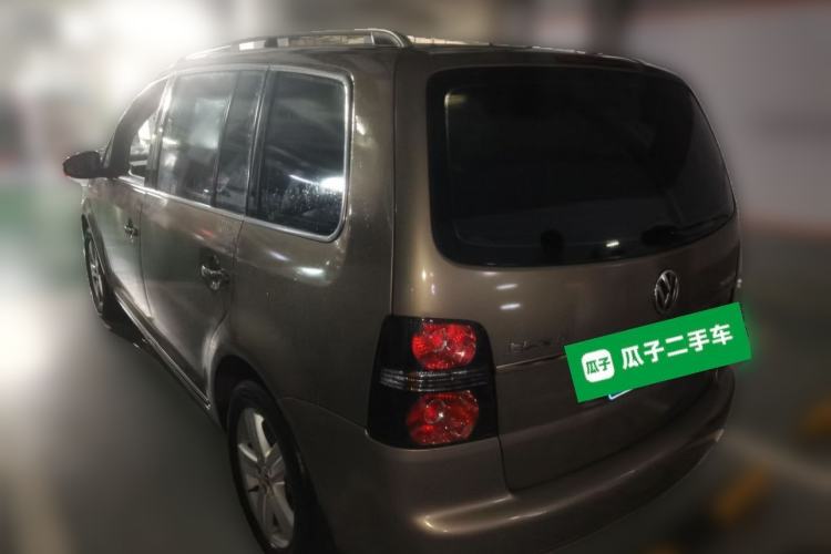 Used Volkswagen Touran 2015 1.4T DSG Comfort Edition 5 Seats Rear Left 45 Deg