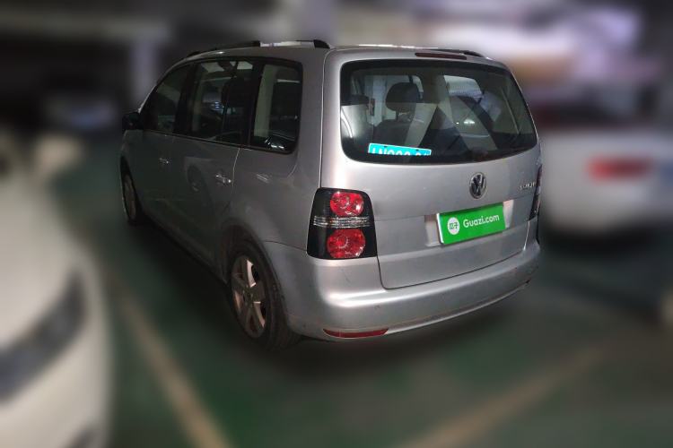 Used Volkswagen Touran 2015 1.4T DSG Comfort Edition 5 Seats Rear Left 45 Deg