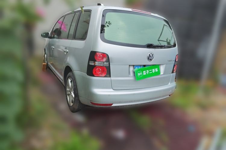 Used Volkswagen Touran 2015 1.4T DSG Comfort Edition 5 Seats Rear Left 45 Deg