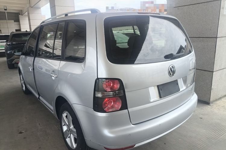 Used Volkswagen Touran 2015 1.4T DSG Comfort Edition 5 Seats Rear Left 45 Deg