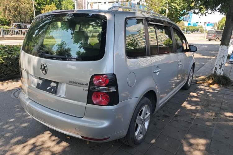 Used Volkswagen Touran 2015 1.4T Manual Fashion Edition 5-Seater Rear Right 45 Deg