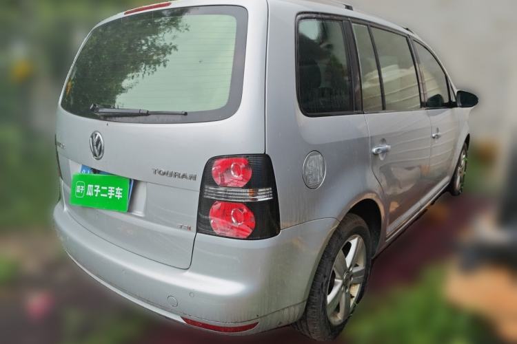 Used Volkswagen Touran 2015 1.4T DSG Comfort Edition 5 Seats Rear Right 45 Deg