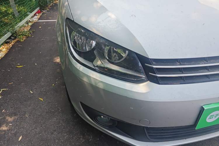 Used Volkswagen Touran 2015 1.4T Manual Fashion Edition 5-Seater Right Front Headlight