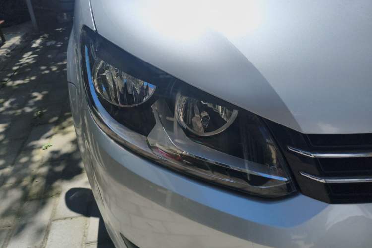 Used Volkswagen Touran 2015 1.4T DSG Comfort Edition 5 Seats Right Front Headlight