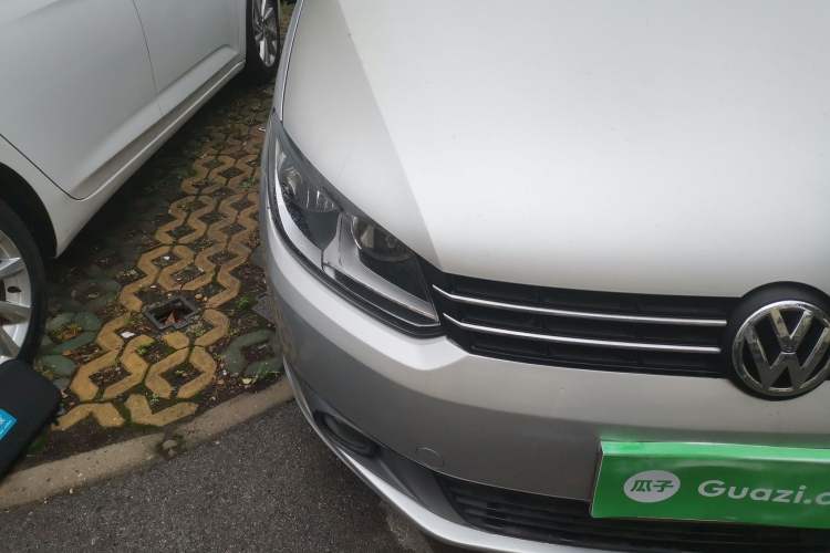 Used Volkswagen Touran 2015 1.4T Manual Fashion Edition 5-Seater Right Front Headlight