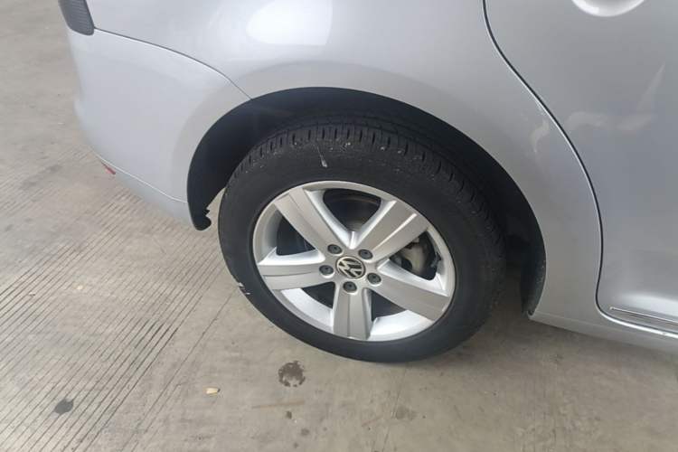 Used Volkswagen Touran 2015 1.4T DSG Comfort Edition 5 Seats Right Rear Wheel Hub