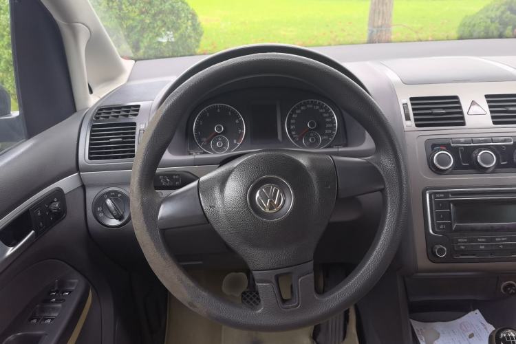 Used Volkswagen Touran 2015 1.4T Manual Fashion Edition 5-Seater Steering Wheel