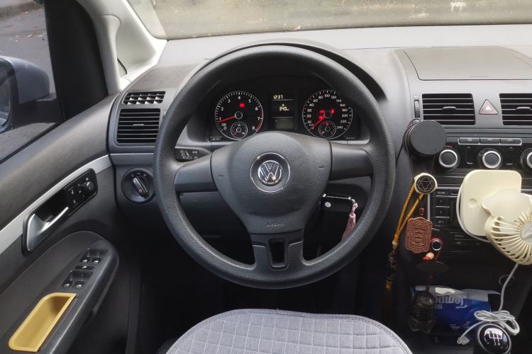 Used Volkswagen Touran 2015 1.4T Manual Fashion Edition 5-Seater Steering Wheel