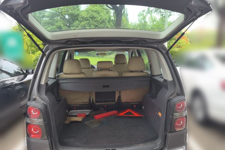 Used Volkswagen Touran 2015 1.4T Manual Fashion Edition 5-Seater Trunk
