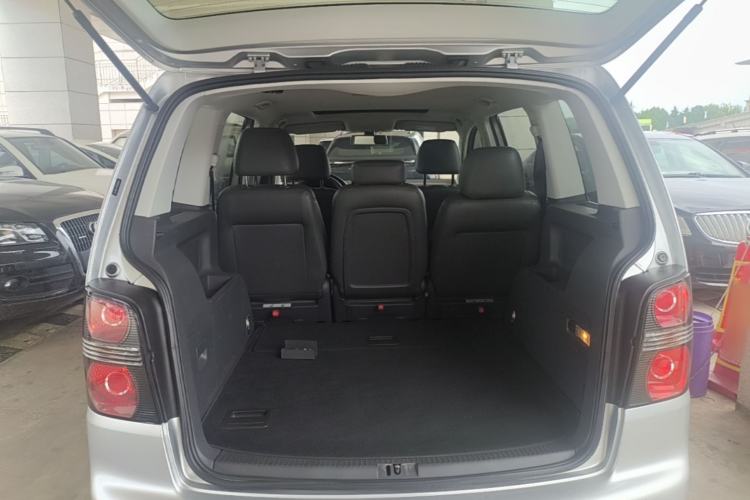 Used Volkswagen Touran 2015 1.4T DSG Comfort Edition 5 Seats Trunk