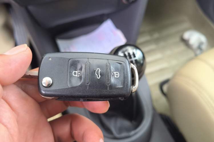 Used Volkswagen Touran 2015 1.4T Manual Fashion Edition 5-Seater Vehicle Key
