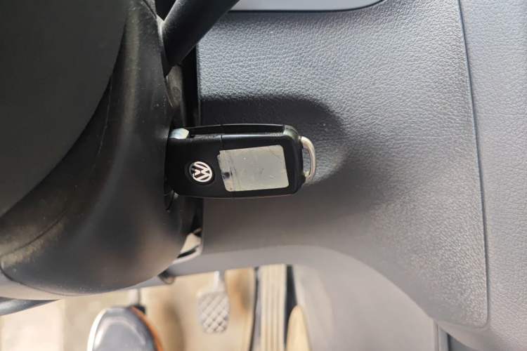 Used Volkswagen Touran 2015 1.4T Manual Fashion Edition 5-Seater Vehicle Key