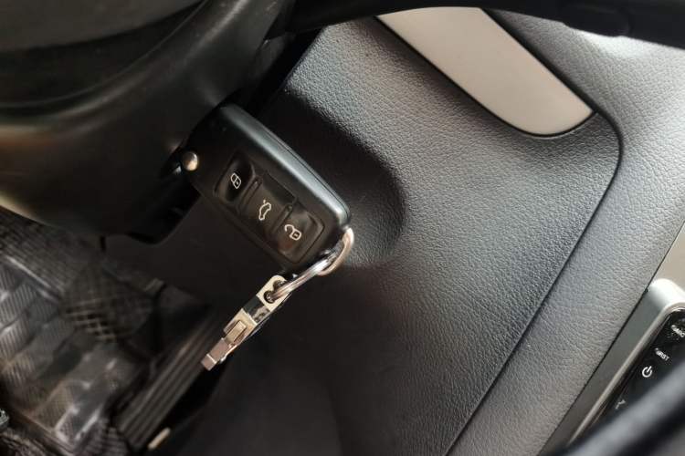 Used Volkswagen Touran 2015 1.4T DSG Comfort Edition 5 Seats Vehicle Key